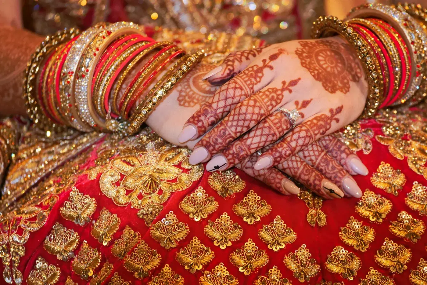 Mehendi vs Sangeet Makeup: How the Looks Should Differ