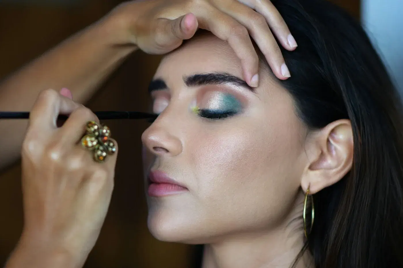 Festive Makeup That Lasts in Monsoon Humidity