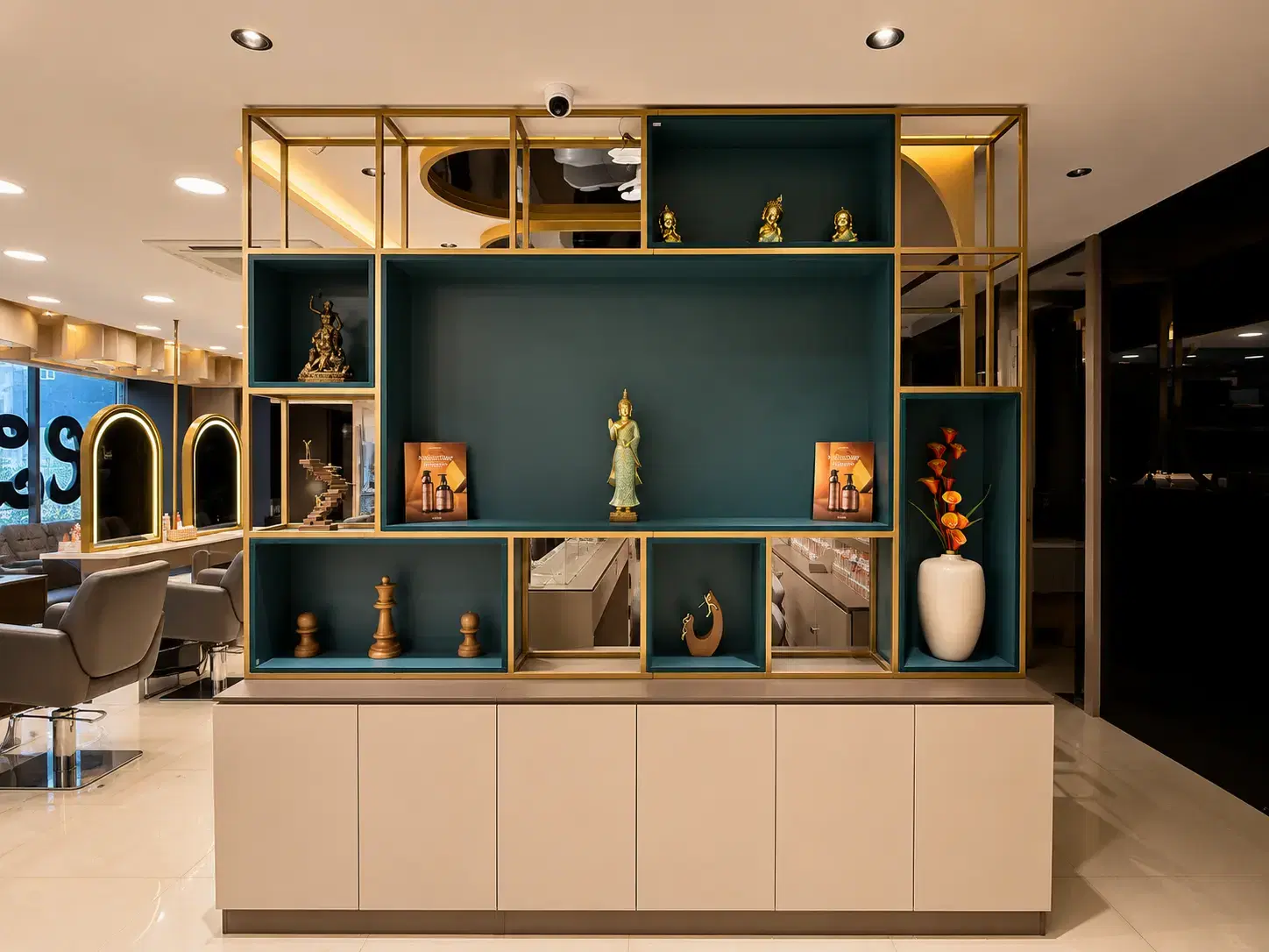 Kameleon Salon Chandra Layout interior