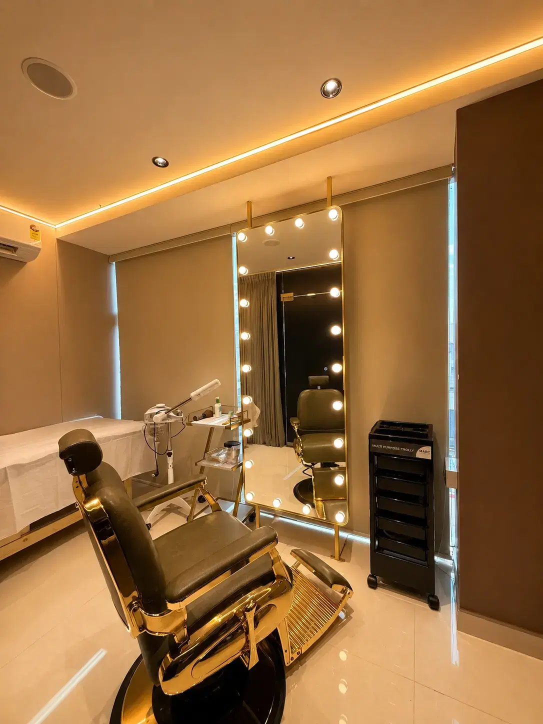 Kameleon Salon Chandra Layout interior