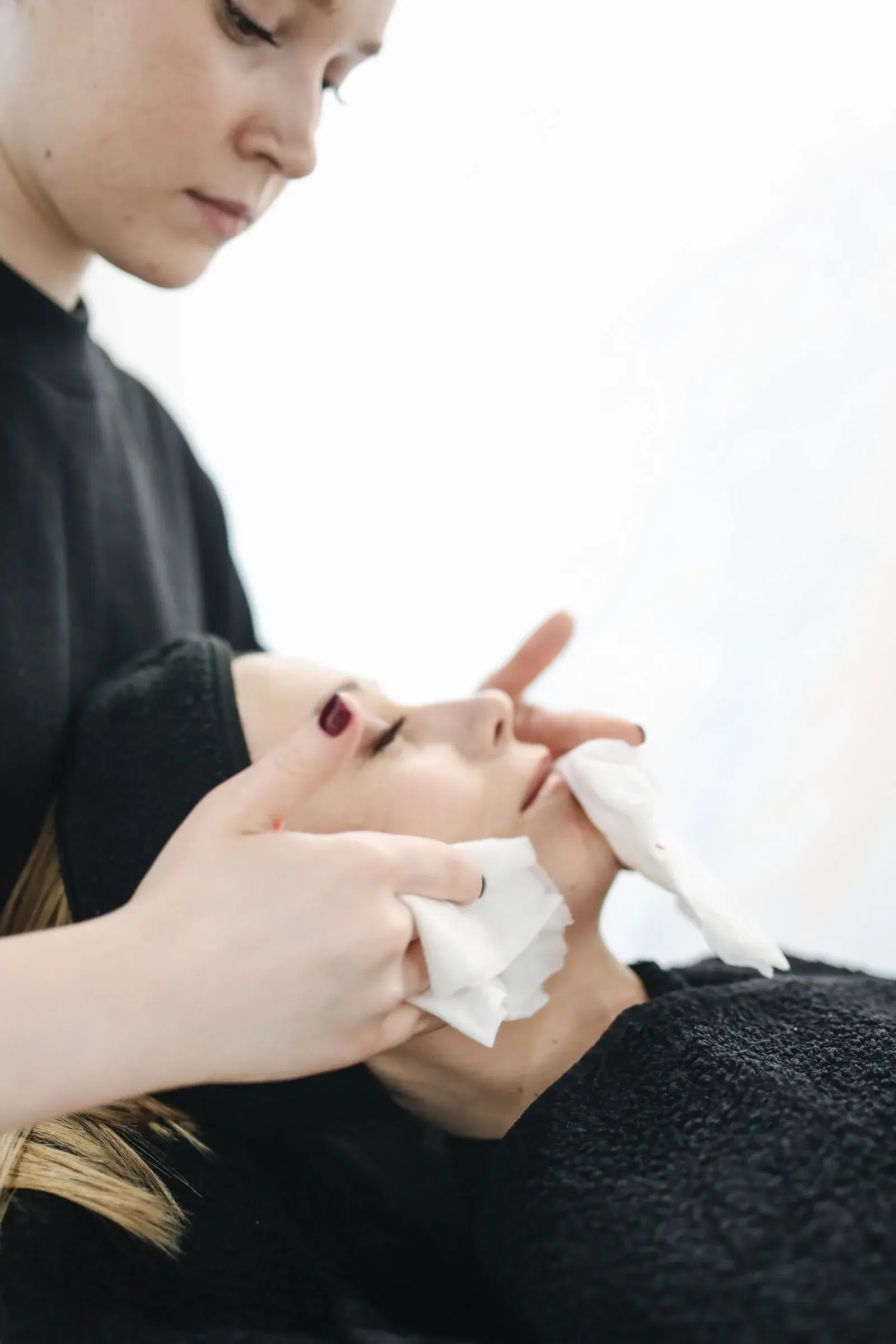 Clean-up vs Facial: What's the Difference?